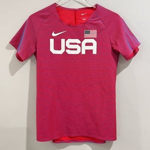 Nike USA International Team Pro Elite Competition T-
Shirt Size Medium✨